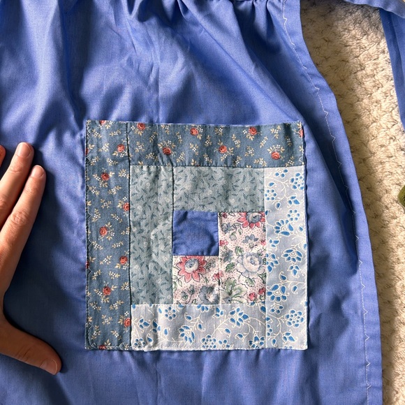 SOLD-Vintage quilted apron 🦋 - Picture 8 of 9